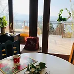 Repuelohal Apartmanhaz *