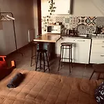 Repuelohal Apartmanhaz *