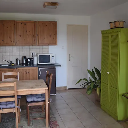 Repuelohal Apartmanhaz * Zebegény