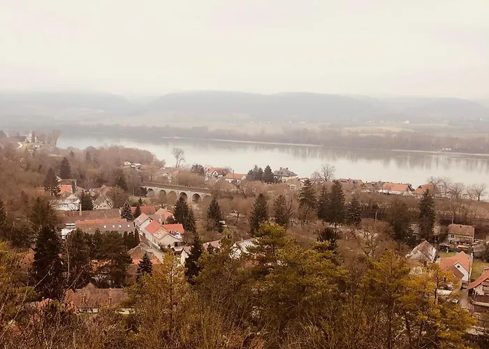 Repuelohal Apartmanhaz Zebegény